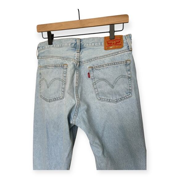 Levi Strauss & Co Women's 501 150th Anniversary Light Wash Floral Patch 29x30 - Picture 5 of 11